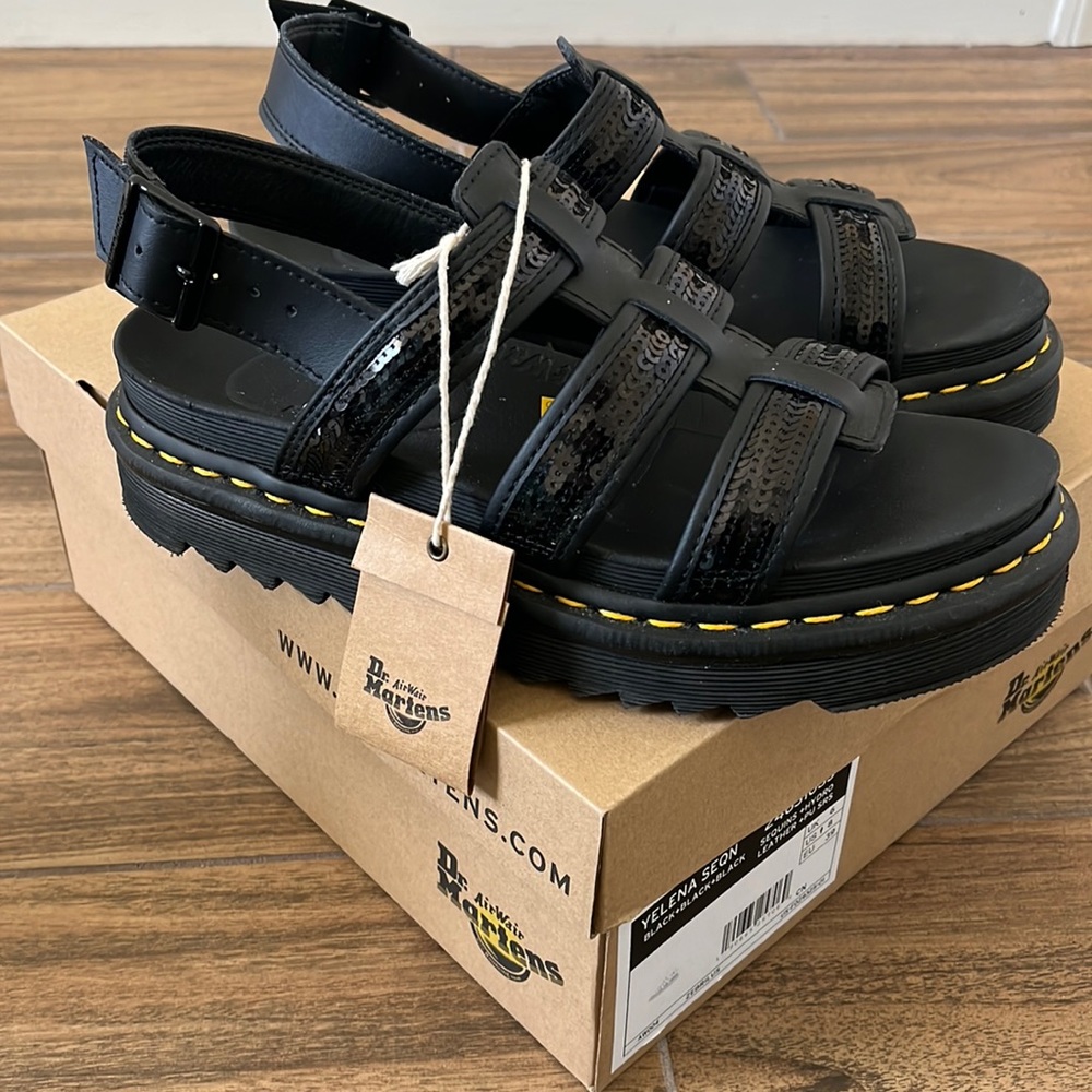 Dr. Martens Yelena Sandal